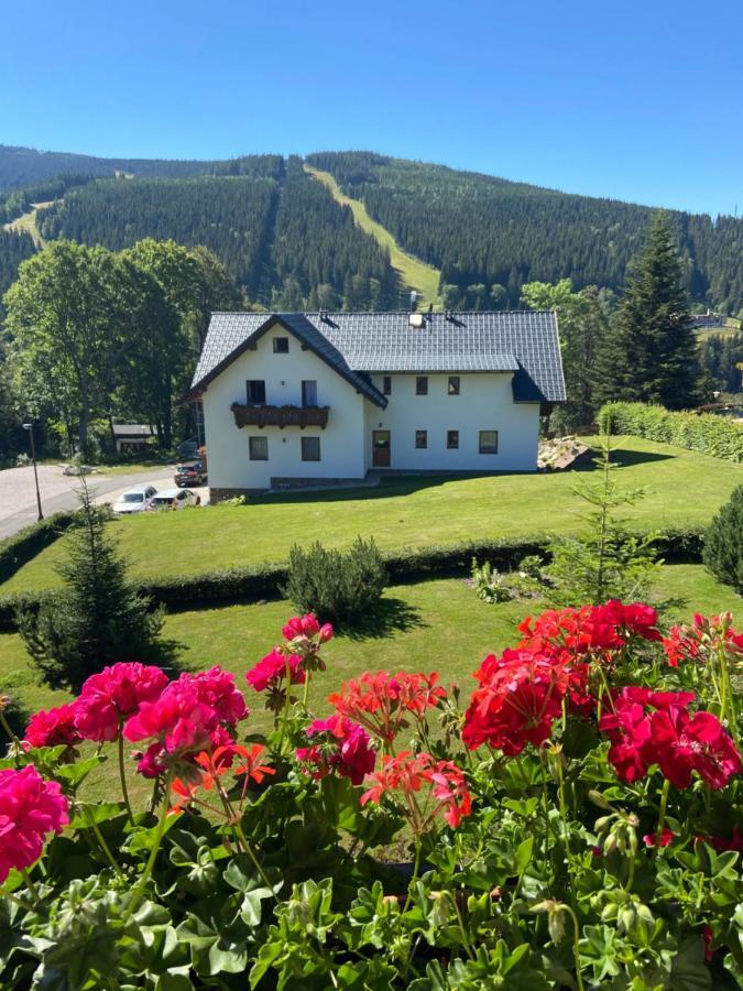 Pension George Шпіндлерув-Млин Екстер'єр фото