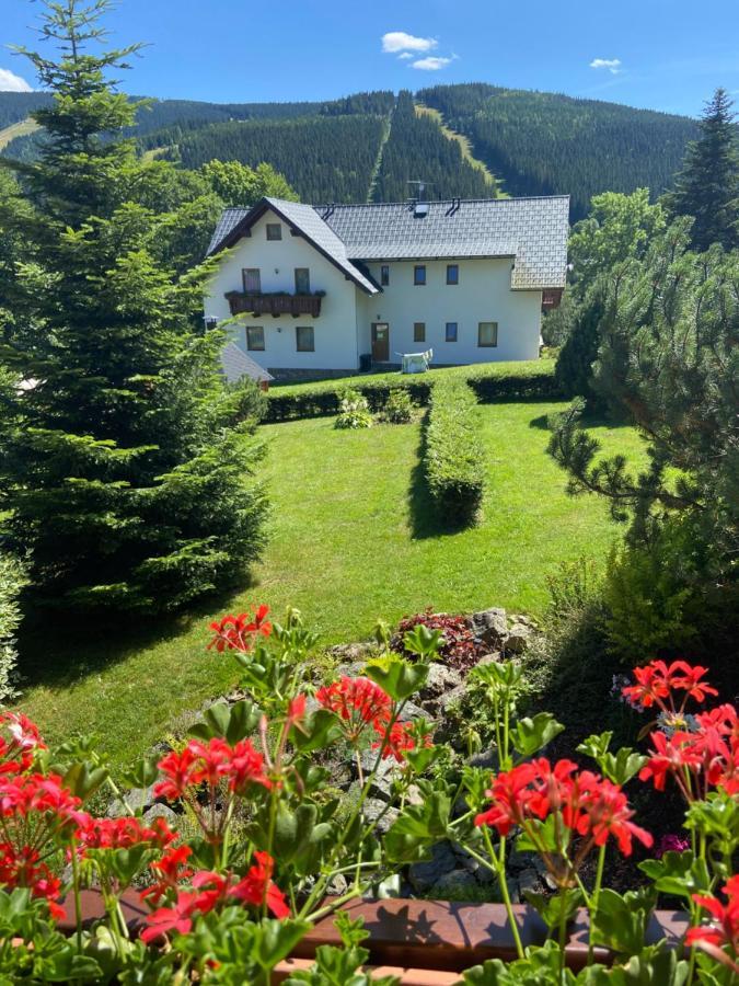 Pension George Шпіндлерув-Млин Екстер'єр фото